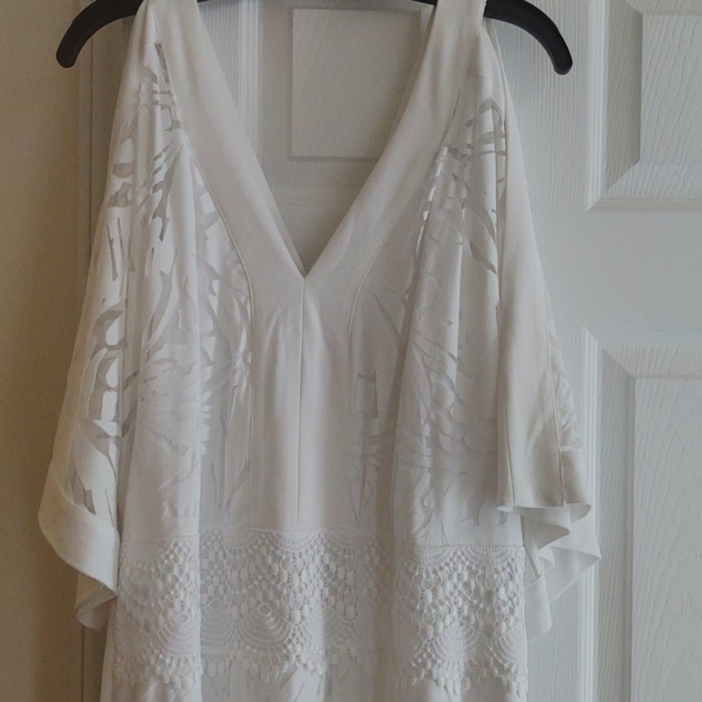 LB white cold shoulder maxi 18/20 NWOT